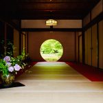 明月院の「悟りの窓」